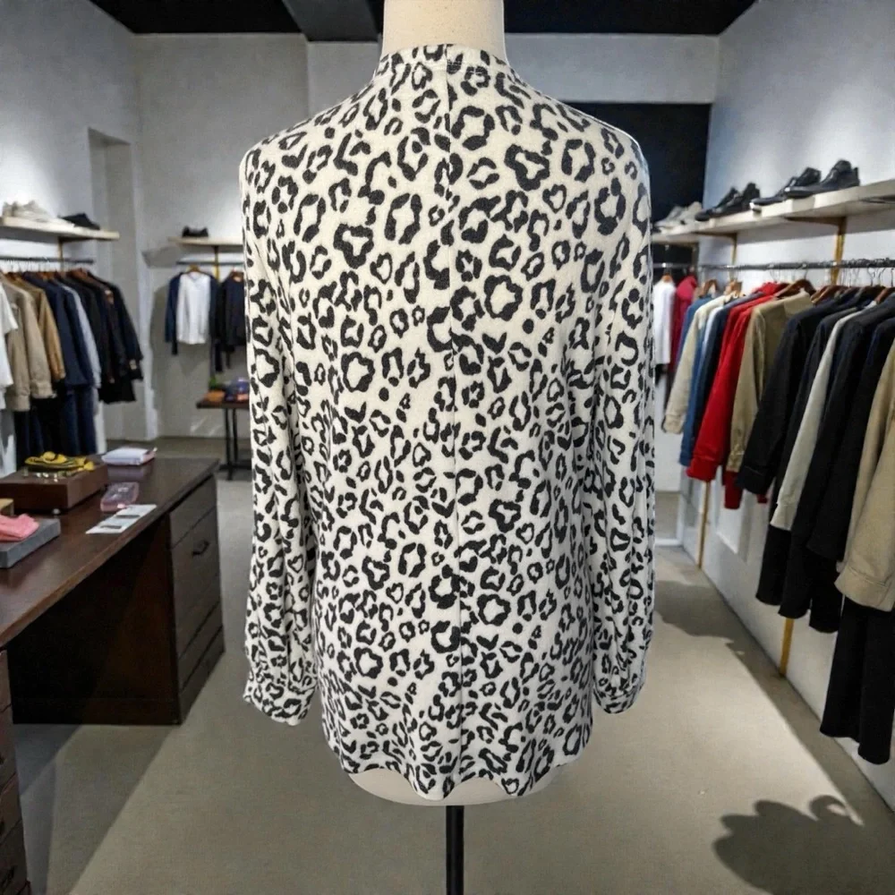 Chico’s‎ Tie Front Cardigan Size 1/M Black White Animal Print Open Front